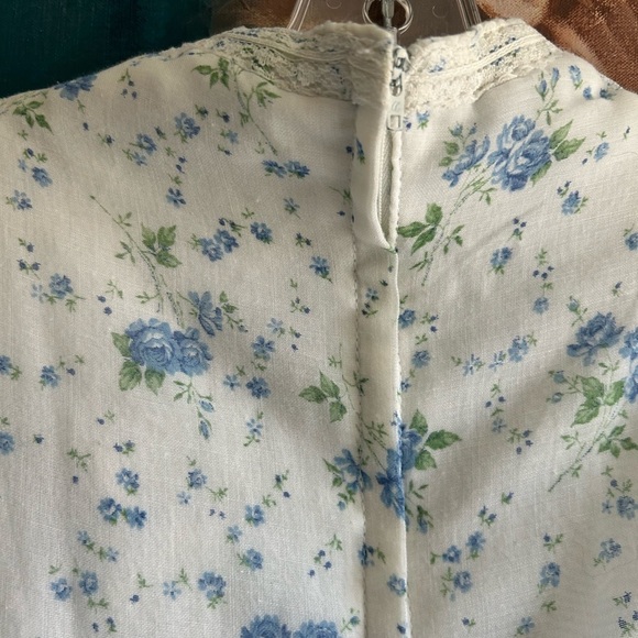 White and Blue Tiered Long Sleeve Sundress with Mandarin Collar - Picture 6 of 15